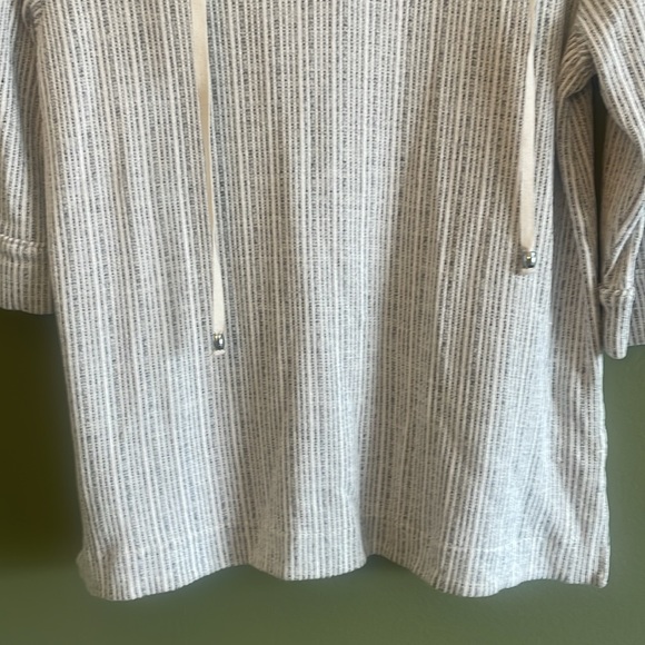 Soft Surroundings Striped Hooded 3/4 Sleeve Knit light Sweater Sz LP - Picture 4 of 6